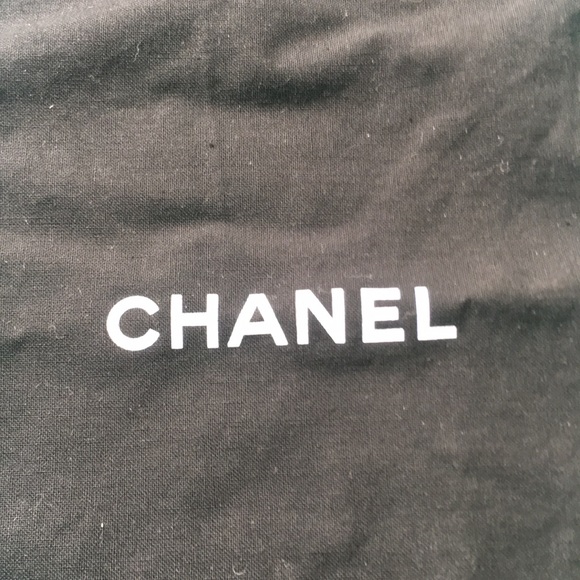 Chanel - Picture 2 of 3